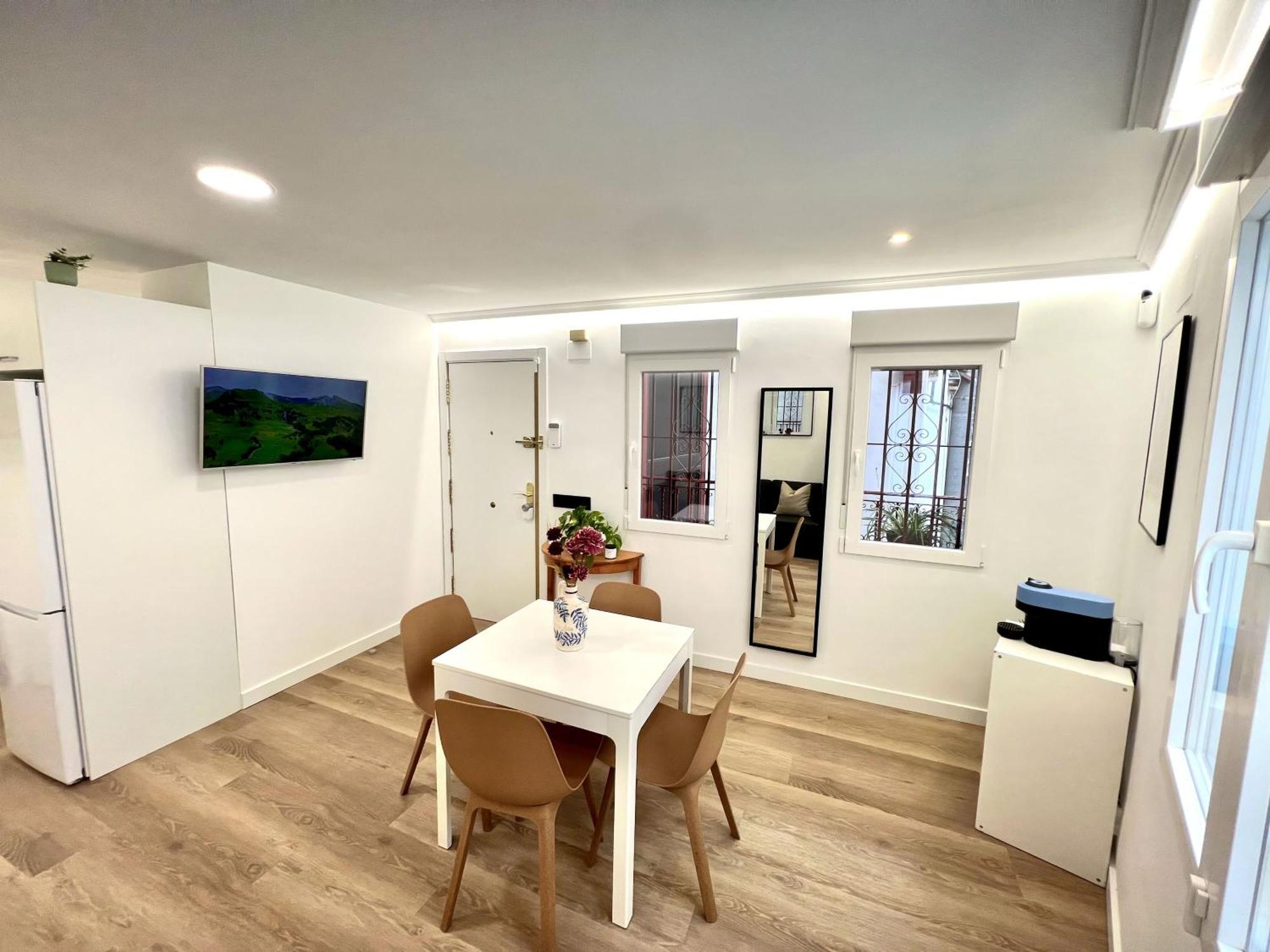 Apartment In The Heart Of Madrid-Piso En Malasana Exterior photo