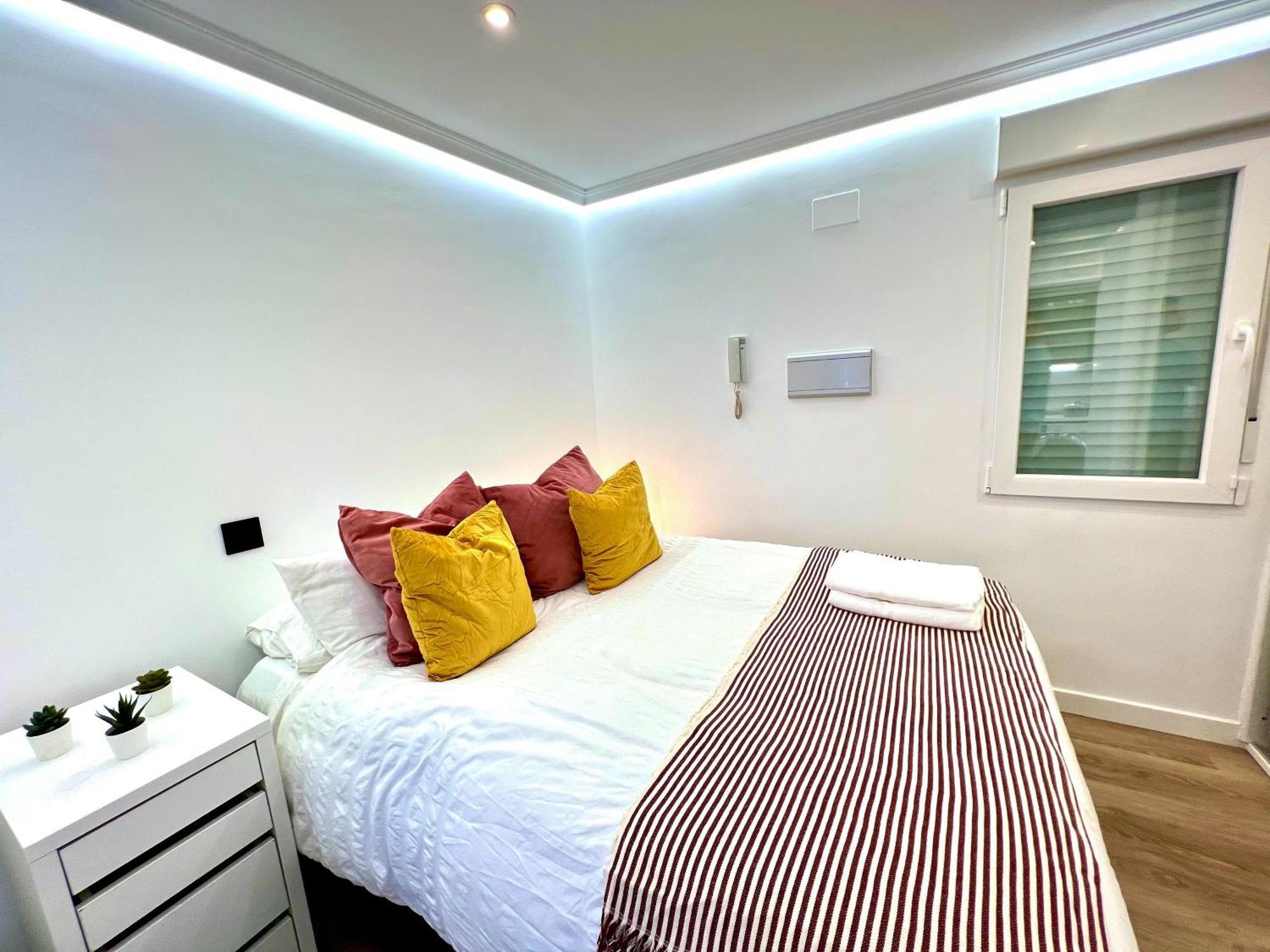 Apartment In The Heart Of Madrid-Piso En Malasana Exterior photo